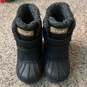 NWOT Cat and Jack Snow Boots